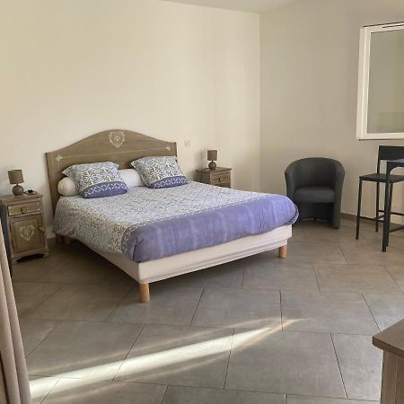 Ernella Hotel Aléria Buitenkant foto