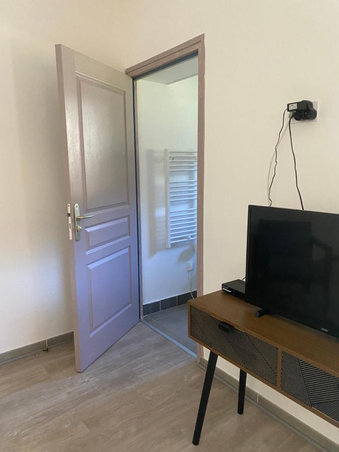 Ernella Hotel Aléria Buitenkant foto