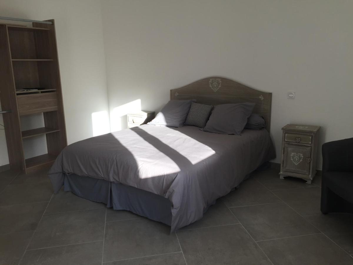 Ernella Hotel Aléria Buitenkant foto